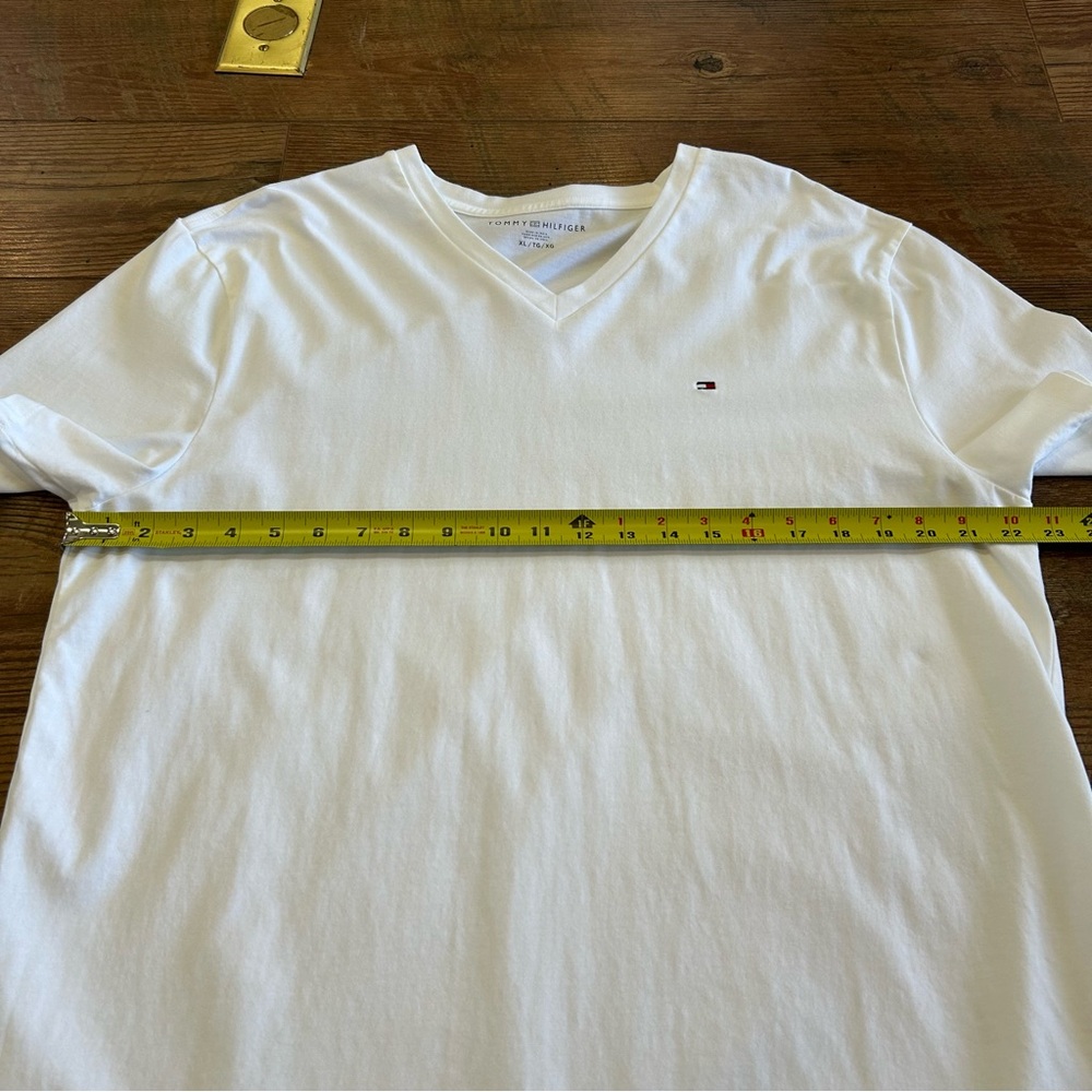 Tommy Hilfiger V-Neck T-Shirt White XL - Picture 5 of 9